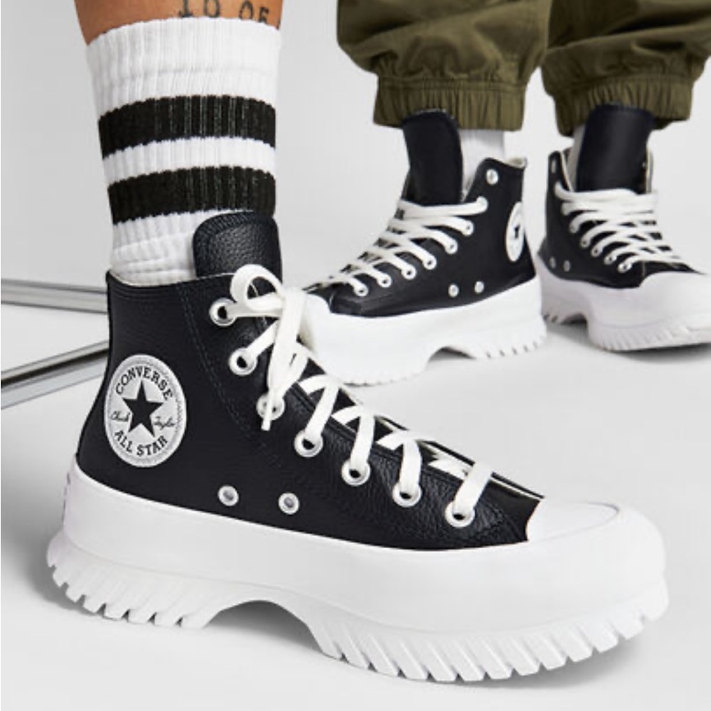 25. Converse Women’s Chuck Taylor All Star Lugged 2.0 Leather Boots Unisex W…